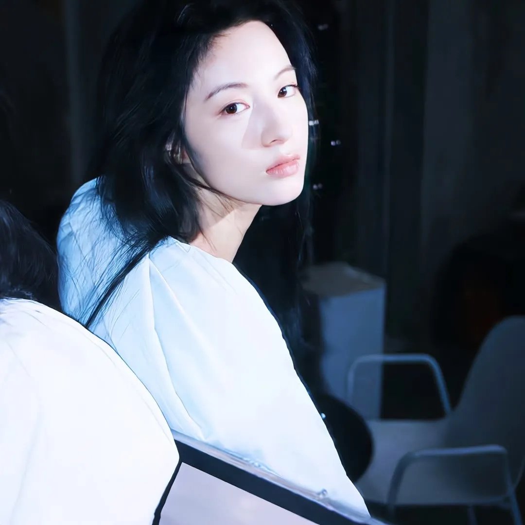 天降饕餮督军一家抱盆追着跑